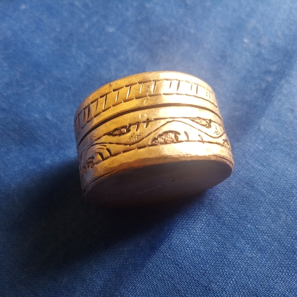 Cambodian tin box - Picture 2 of 6